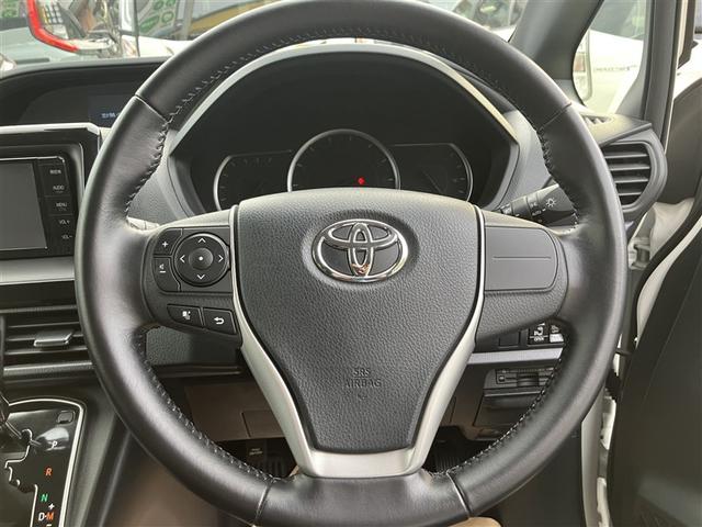 ヴォクシー ZS 両電動スライドドア 地デジ 盗難防止システム オートエアコン ダブルエアバッグ DVD再生可 ETC LEDヘッドライト キーレスエントリー メモリーナビ ナビTV AUX 3列シート 横滑り防止(8枚目)