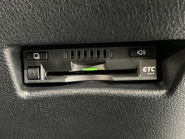 シエンタ Ｇ　ナビ・ＴＶ　スマートキープッシュスタート　アイドリングＳ　１オ－ナ－　リアカメラ　地デジフルセグ　定期点検記録簿　フルオートエアコン　パワーウィンド　ＥＴＣ　運転席エアバック　パワステ　ＤＶＤ再生可（8枚目）