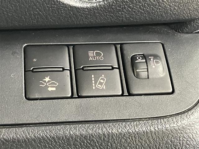 シエンタ Ｇ　ナビ・ＴＶ　スマートキープッシュスタート　アイドリングＳ　１オ－ナ－　リアカメラ　地デジフルセグ　定期点検記録簿　フルオートエアコン　パワーウィンド　ＥＴＣ　運転席エアバック　パワステ　ＤＶＤ再生可（10枚目）