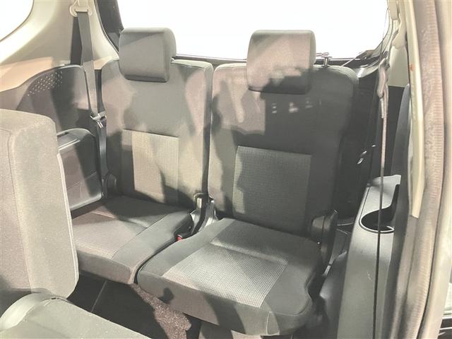 シエンタ Ｇ　ナビ・ＴＶ　スマートキープッシュスタート　アイドリングＳ　１オ－ナ－　リアカメラ　地デジフルセグ　定期点検記録簿　フルオートエアコン　パワーウィンド　ＥＴＣ　運転席エアバック　パワステ　ＤＶＤ再生可（16枚目）