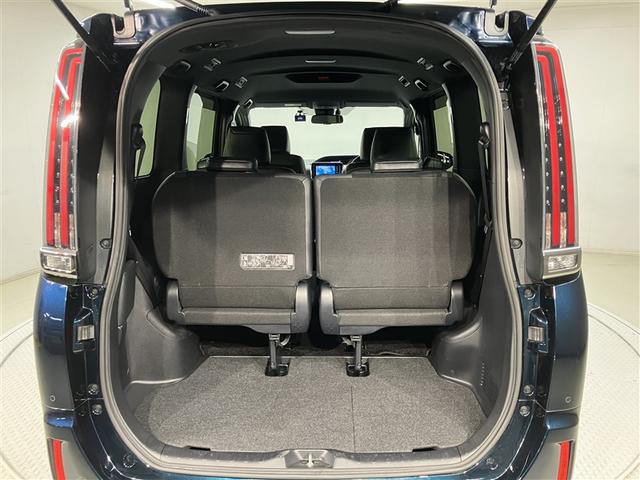 エスクァイア ハイブリッドGiプレミアムパッケジブラックテーラード 誤発進抑制機能 ドライブレコーダ Bカメラ スマートキー ナビ&TV イモビライザー LEDランプ ETC車載器 クルーズコントロール アルミ 地デジ 横滑り防止装置 キーレス ABS DVD再生(23枚目)