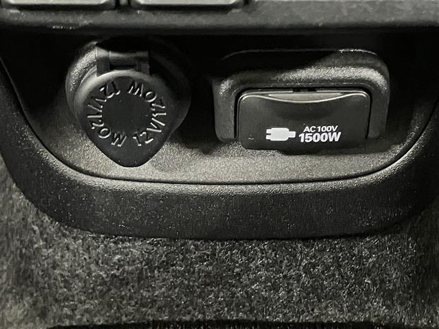 シエンタ ハイブリッドＺ　ＴＳＳ　ワンオーナ　エアバック　キーレスエントリー　ナビＴＶ　イモビライザー　整備記録簿　バックモニター　ＬＥＤヘッドライト　ＥＴＣ車載器　横滑り防止　スマートキー　オートエアコン　サイドエアバッグ（11枚目）