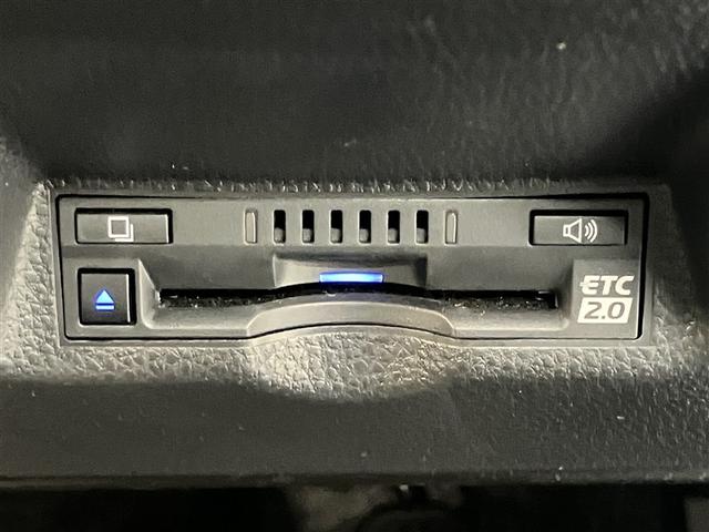 ヤリス Ｚ　サイドＳＲＳ　ＡＡＣ　バックモニタ　スマキー　横滑防止装置　キーフリー　１オーナー　ＬＥＤランプ　パワーウインドウ　助手席エアバック　クルコン　エアバッグ　パワーステアリング　盗難防止システム　ナビ（9枚目）