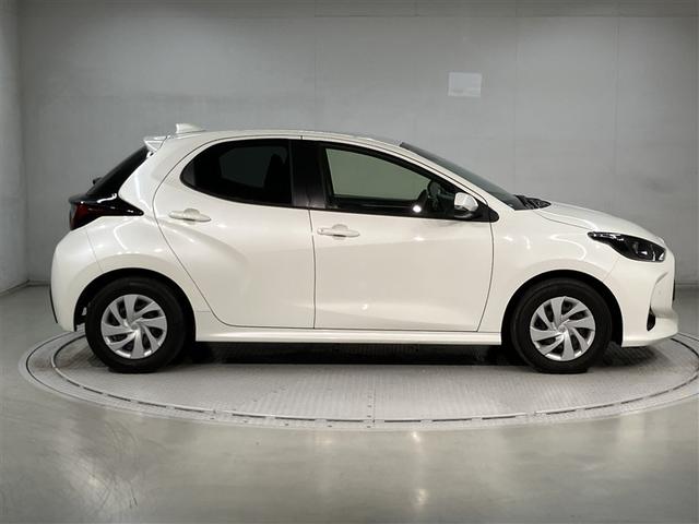 ヤリス ハイブリッドＸ　カーテンエアバッグ　イモビライザー　レンタカーアップ　スマートキー＆プッシュスタート　バックモニター　ワイヤレスキー　ＡＢＳ　ナビ　オートクルーズ　ミュージックプレイヤー接続可　Ｗエアバック　ＥＴＣ（3枚目）