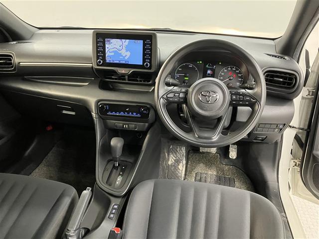 ヤリス ハイブリッドＸ　カーテンエアバッグ　イモビライザー　レンタカーアップ　スマートキー＆プッシュスタート　バックモニター　ワイヤレスキー　ＡＢＳ　ナビ　オートクルーズ　ミュージックプレイヤー接続可　Ｗエアバック　ＥＴＣ（5枚目）