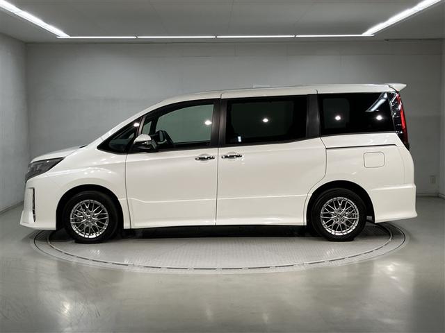 ノア ハイブリッドＳｉ　ダブルバイビーＩＩ　Ｂカメラ　横滑り防止装置　記録簿有　ＬＥＤ　地デジ　ドラレコ　ミュージックプレイヤー接続可　１オーナー　オートクルーズ　ＤＶＤ再生可　メモリナビ　エアバッグ　ＥＴＣ　ナビ＆ＴＶ　３列シート　ＡＢＳ（2枚目）