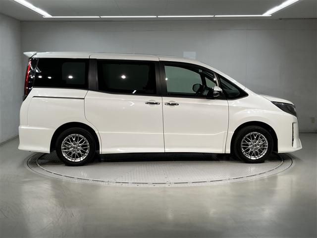 ノア ハイブリッドＳｉ　ダブルバイビーＩＩ　Ｂカメラ　横滑り防止装置　記録簿有　ＬＥＤ　地デジ　ドラレコ　ミュージックプレイヤー接続可　１オーナー　オートクルーズ　ＤＶＤ再生可　メモリナビ　エアバッグ　ＥＴＣ　ナビ＆ＴＶ　３列シート　ＡＢＳ（3枚目）