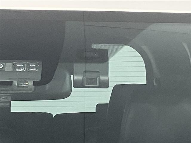 ノア ハイブリッドＳｉ　ダブルバイビーＩＩ　Ｂカメラ　横滑り防止装置　記録簿有　ＬＥＤ　地デジ　ドラレコ　ミュージックプレイヤー接続可　１オーナー　オートクルーズ　ＤＶＤ再生可　メモリナビ　エアバッグ　ＥＴＣ　ナビ＆ＴＶ　３列シート　ＡＢＳ（10枚目）