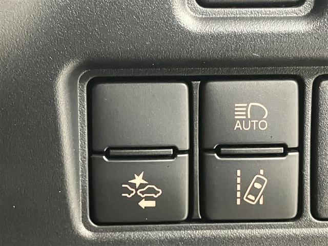 ノア ハイブリッドＳｉ　ダブルバイビーＩＩ　Ｂカメラ　横滑り防止装置　記録簿有　ＬＥＤ　地デジ　ドラレコ　ミュージックプレイヤー接続可　１オーナー　オートクルーズ　ＤＶＤ再生可　メモリナビ　エアバッグ　ＥＴＣ　ナビ＆ＴＶ　３列シート　ＡＢＳ（12枚目）