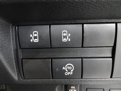 【両側電動スライドドア】運転席のスイッチ操作で後席両側スライドドアの開閉が可能♪電動になるので力を入れてドアを開ける必要も無く、小さなお子様でも簡単に開け閉めでき快適になります♪ 6