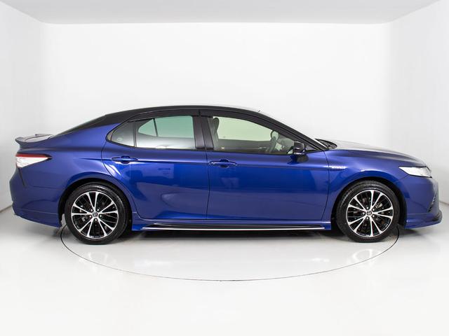 カムリ ＷＳレザーパッケージ　（禁煙車）（黒本革）（ＴＲＤフルエアロ）（ＴＲＤマフラー）（セーフティセンス）（プリクラッシュ）（レーダークルーズ）（シートヒーター）（ＢＳＭ）（ヘッドアップディスプレイ）（ＬＥＤライト）（ＳＤナビ）（18枚目）