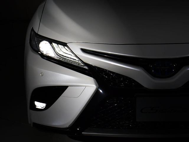 カムリ WS (トヨタセーフティセンス)(プリクラッシュ)(レーダークルーズ)(LDA)(クリアランスソナー)(LEDヘッドライト)(メーカーオプションSDマルチナビ)(ハーフレザーシート)(カラーバックモニター)(17枚目)