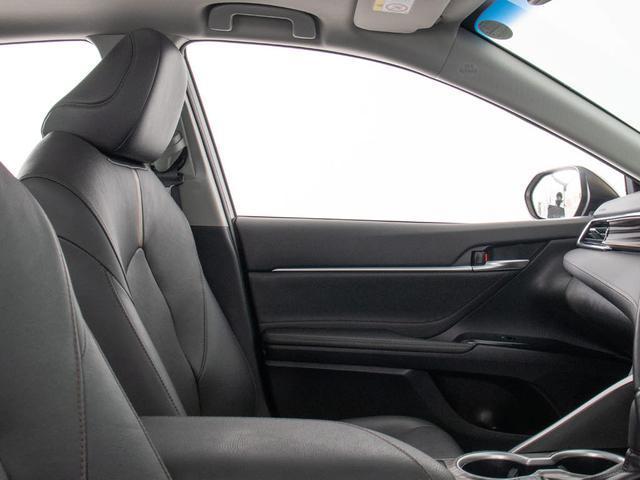 カムリ Ｇレザーパッケージ　（パノラマムーンルーフ）（新品スピンドル）（トヨタセーフティセンス）（プリクラッシュ）（レーダークルーズ）（ＬＤＡ）（メーカーオプションＳＤナビ）（ＬＥＤヘッドライト）（黒本革）（シートヒーター）（28枚目）