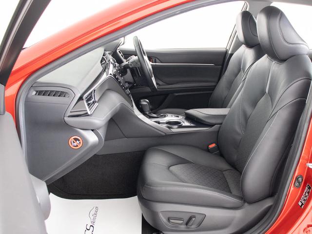 カムリ ＷＳレザーパッケージ　（禁煙）（セーフティセンス）（プリクラッシュ）（レーダークルーズ）（ＬＤＡ）（クリアランスソナー）（黒本革）（シートヒーター）（ＬＥＤヘッドライト）（メーカーオプションＳＤナビ）（Ｂｌｕｅｔｏｏｔｈ）（23枚目）