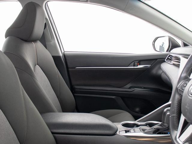 カムリ G (禁煙車)(整備点検記録簿8枚)(パノラマムーンルーフ)(メーカーオプションSDナビ)(新品スピンドル)(セーフティセンス)(BSM)(HUD)(レーダークルーズ)(プリクラッシュ)(障害物センサー)(31枚目)