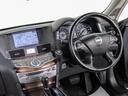 ★使いやすさや安全性を追求したステアリング周り!高級車ゆえにスイッチ類が多いのも特徴ですね!考え尽くされた配置ですぐに使いこなす事が出来ますのでご安心下さい!是非、体感してみて下さい!!