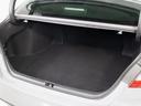 トランクが狭いと思っておりませんか？実際は大容量トランクです！旅行等の長距離ドライブも快適です！また、屋根付きスペースを完備しておりますので、夜間でも、雨でも雪の日だってゆっくりご覧頂けます。