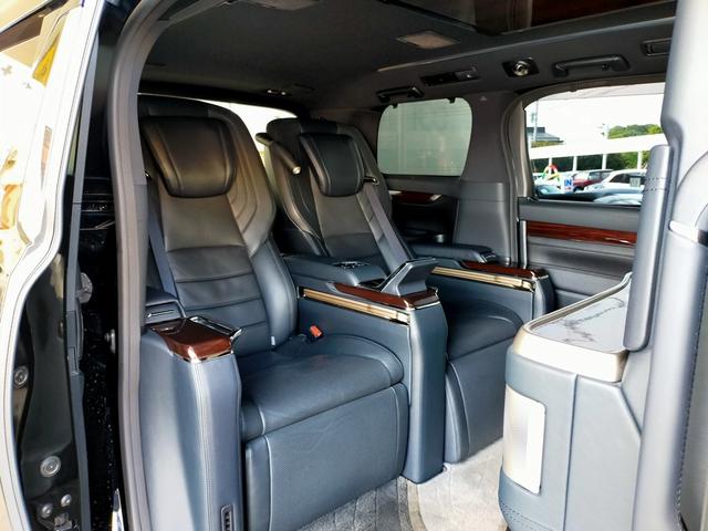 トヨタ ヴェルファイアハイブリッド ロイヤルラウンジ ４人乗り専用ｖｉｐ席リラクゼーションシステム２４インチ大型モニター冷蔵庫マッサージ 759 9万円 平成28年 16年 東京都 中古車 価格 Com