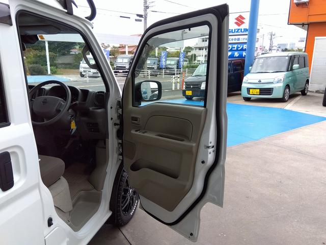 ＮＶ１００クリッパーバン ＤＸ　ＧＬパッケージ　４ＷＤ☆ワンオーナー☆キャンピング仕様☆ＨＡＲＤ　ＣＡＲＧＯルームテント☆サイドオーニング☆ルーフラック☆リアラダー☆ＮＡＮＫＡＮＧ　ＭＴタイヤ☆ＶＥＮＥＳアルミ☆キーレス☆パーキングセンサー☆（44枚目）