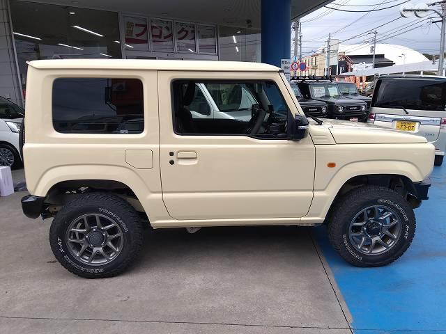 ジムニー ＸＣ　禁煙車　ジオランダーＡＴタイヤ　ＴＥＩＮ車高調　ＧＲｅｄｄｙエアクリ　フジツボマフラー　ストラーダナビ　Ｂカメラ　ＰＩＶＯＴサブコン　スロコン　フルセグＴＶ　ＶＡＬＥＮＴＩテール　シートヒーター（13枚目）