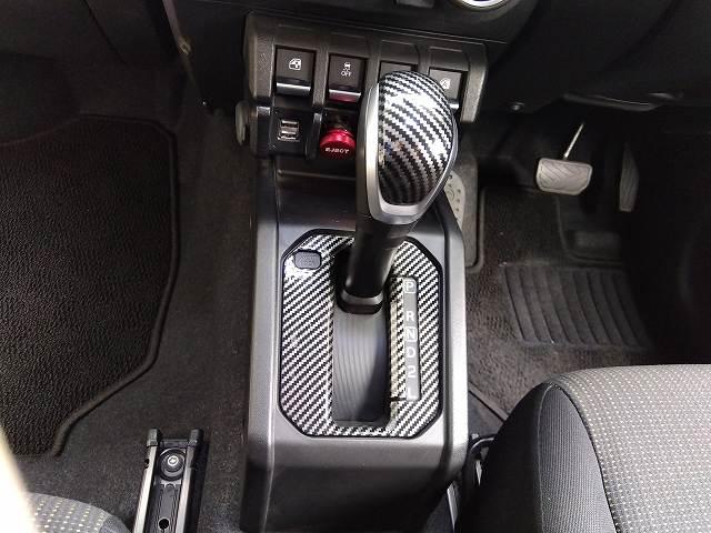 ジムニー ＸＣ　禁煙車　ジオランダーＡＴタイヤ　ＴＥＩＮ車高調　ＧＲｅｄｄｙエアクリ　フジツボマフラー　ストラーダナビ　Ｂカメラ　ＰＩＶＯＴサブコン　スロコン　フルセグＴＶ　ＶＡＬＥＮＴＩテール　シートヒーター（45枚目）