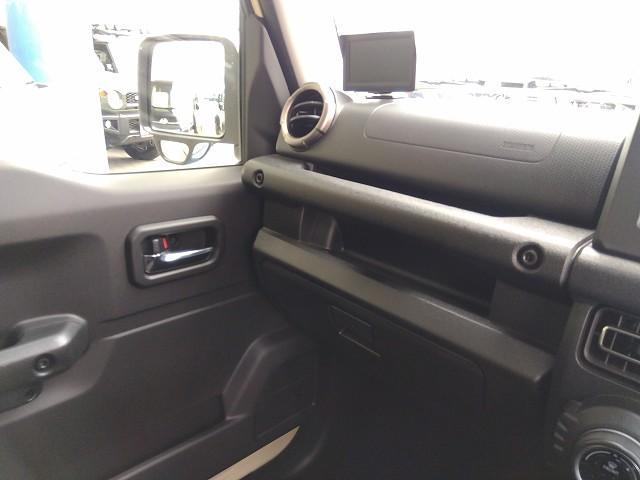 ジムニー ＸＣ　禁煙車　ジオランダーＡＴタイヤ　ＴＥＩＮ車高調　ＧＲｅｄｄｙエアクリ　フジツボマフラー　ストラーダナビ　Ｂカメラ　ＰＩＶＯＴサブコン　スロコン　フルセグＴＶ　ＶＡＬＥＮＴＩテール　シートヒーター（49枚目）