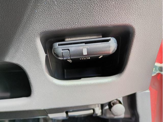 禁煙車　ケンウッドナビ　Ｂカメラ　フルセグＴＶ　Ｂｌｕｅｔｏｏｔｈ　ＤＶＤ再生　ＬＥＤヘッドライト　ＬＥＤフォグ　スマートキー　プッシュスタート　純正１５ＡＷ　ユピテル前後ドライブレコーダー　ＥＴＣ