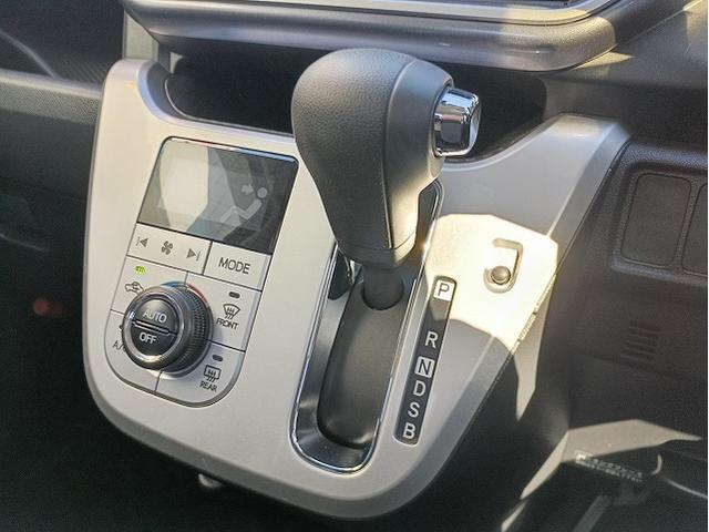 禁煙車　ケンウッドナビ　Ｂカメラ　フルセグＴＶ　Ｂｌｕｅｔｏｏｔｈ　ＤＶＤ再生　ＬＥＤヘッドライト　ＬＥＤフォグ　スマートキー　プッシュスタート　純正１５ＡＷ　ユピテル前後ドライブレコーダー　ＥＴＣ