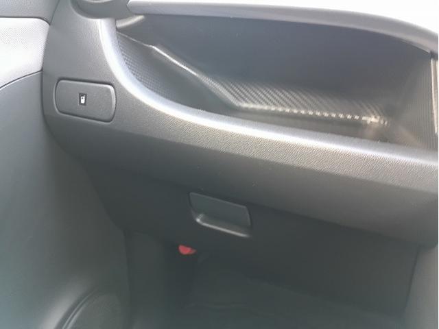 禁煙車　ケンウッドナビ　Ｂカメラ　フルセグＴＶ　Ｂｌｕｅｔｏｏｔｈ　ＤＶＤ再生　ＬＥＤヘッドライト　ＬＥＤフォグ　スマートキー　プッシュスタート　純正１５ＡＷ　ユピテル前後ドライブレコーダー　ＥＴＣ