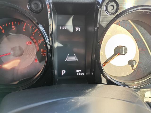 ジムニー ＸＣ　マイナー後モデル☆５型☆１１月登録未使用☆デュアルセンサーブレーキサポートＩＩ☆リアパーキングセンサー☆アダプティブクルーズコントロール☆前席シートヒーター☆ＬＥＤヘッドライト（6枚目）
