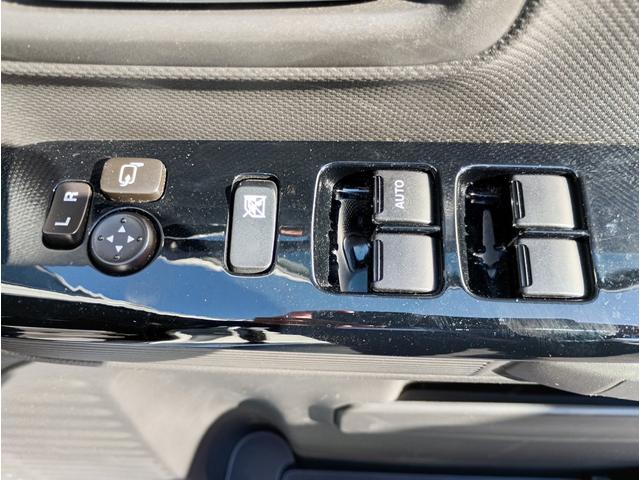 スペーシアカスタム ハイブリッドXS 禁煙車 純正ナビ 全方位モニター 純正前後ドライブレコーダー Bluetooth フルセグTV DVD再生 シートヒーター ハーフレザーシート リアパーキングセンサー ヘッドアップディスプレイ(24枚目)