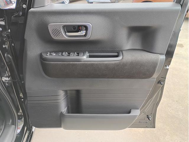 N-BOXカスタム ターボ 禁煙車☆純正8型ナビ☆フルセグ☆Bluetooth☆バックカメラ☆両側電動スライドドア☆衝突軽減ブレーキ☆レーンキープアシスト☆パドルシフト☆ETC☆オートリトラミラー☆革巻きステア☆スマートキー(32枚目)