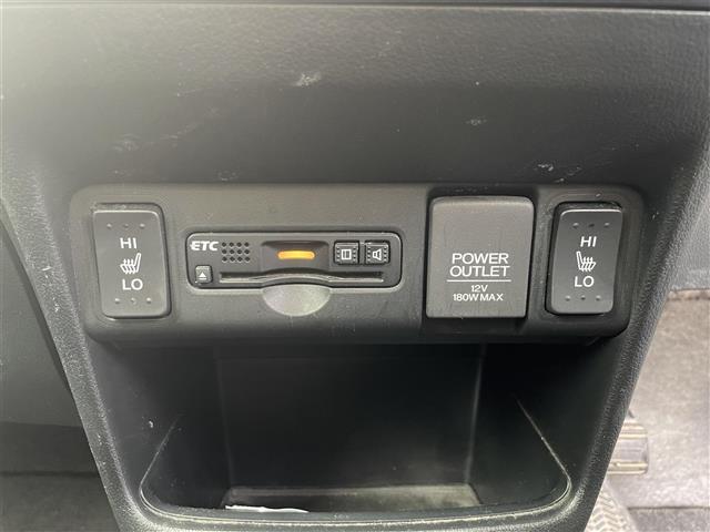 G・Lパッケージ stradaナビ(CN-R502D) フルセグTV Bluetooth CD/DVD再生 バックカメラ ETC 前席シートヒーター 片側パワースライドドア フロアマット CTBA ステアリングスイッチ(16枚目)