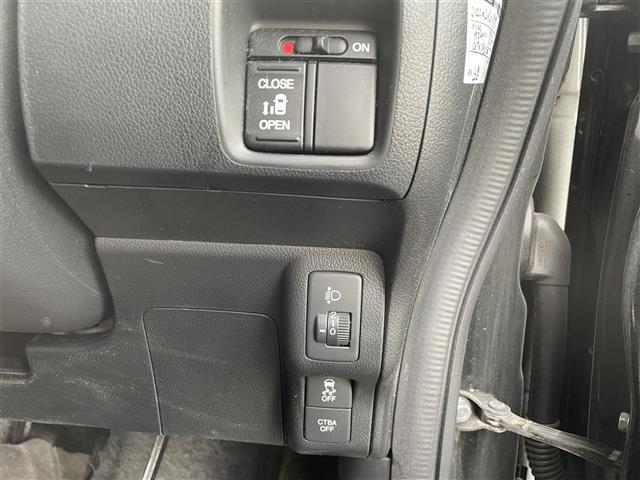 G・Lパッケージ stradaナビ(CN-R502D) フルセグTV Bluetooth CD/DVD再生 バックカメラ ETC 前席シートヒーター 片側パワースライドドア フロアマット CTBA ステアリングスイッチ(26枚目)
