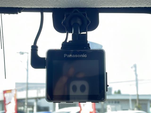 スペーシアカスタム ハイブリッドＸＳ　禁煙車　ＫＥＮＷＯＯＤナビ　ＭＤＶ－Ｚ９０４Ｗ　ＤＴＶ　ＣＤ　ＤＶＤ　ＢＴ　バックカメラ　ビルトインＥＴＣ　両側パワースライドドア　前方ドライブレコーダー　衝突軽減システム　アイドリングストップ（13枚目）