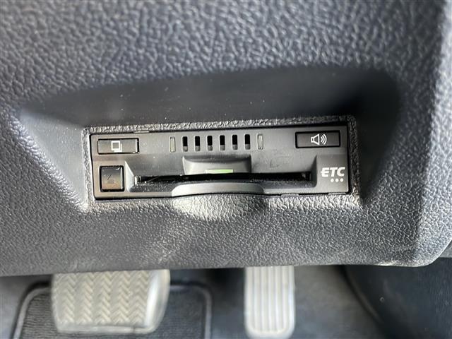 A 禁煙車 ワンオーナー 純正SDナビ フルセグTV CD DVD SD バックカメラ トヨタセーフティセンスP 通信車両接近通知 パーキングアシスト リアクロストラフィックアラート クリアランスソナー(7枚目)