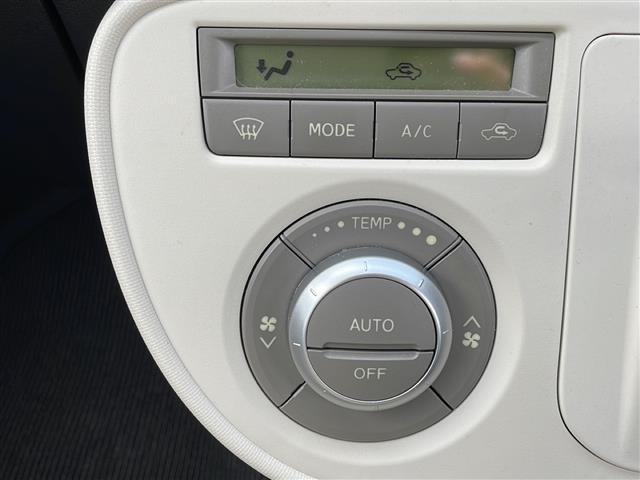 ココアプラスＸ　禁煙車　メモリナビ　ＡＭ　ＦＭ　ＣＤ　ＤＶＤ　ワンセグＴＶ　ノーマルタイヤ積載　純正カーオーディオ積載　ルーフレール　純正フロアマット　ウィンカーミラー　ヘッドライトレベライザー　ドアバイザー(8枚目)