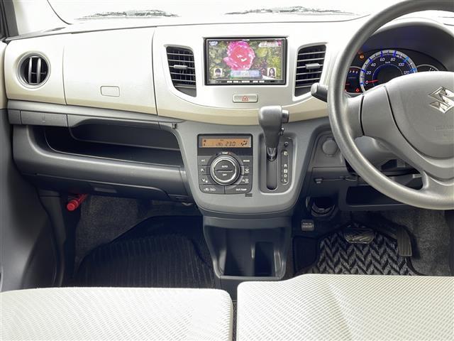 ＦＸ　禁煙車　社外ＳＤナビ（ＡＭ／ＦＭ／ワンセグＴＶ）　バックカメラ　アドリングストップ　運転席シートヒーター　冬タイヤ積載　ＡＢＳ　ヘッドライトレベライザー　ドアバイザー　保証書　取扱説明書(6枚目)