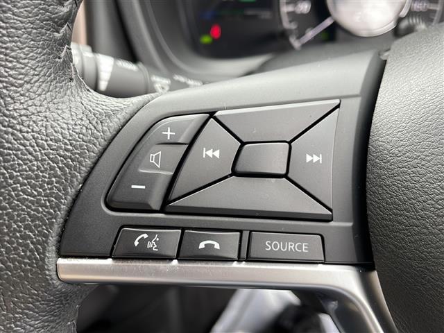 ノート ｅ－パワー　メダリスト　純正メモリナビ　ＤＴＶ　ＤＶＤ　Ｂｌｕｅｔｏｏｔｈ　衝突軽減　レーンキープアシスト　先行車発進検知　全周囲カメラ　コーナーセンサー　プッシュスタート　ＥＴＣ　ドライブレコーダー　ハーフレザー（6枚目）