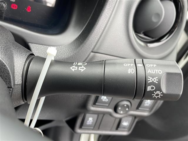ノート ｅ－パワー　メダリスト　純正メモリナビ　ＤＴＶ　ＤＶＤ　Ｂｌｕｅｔｏｏｔｈ　衝突軽減　レーンキープアシスト　先行車発進検知　全周囲カメラ　コーナーセンサー　プッシュスタート　ＥＴＣ　ドライブレコーダー　ハーフレザー（8枚目）