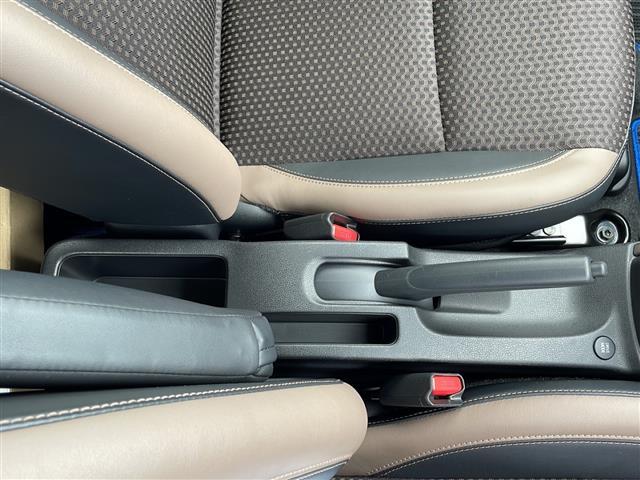 ノート ｅ－パワー　メダリスト　純正メモリナビ　ＤＴＶ　ＤＶＤ　Ｂｌｕｅｔｏｏｔｈ　衝突軽減　レーンキープアシスト　先行車発進検知　全周囲カメラ　コーナーセンサー　プッシュスタート　ＥＴＣ　ドライブレコーダー　ハーフレザー（13枚目）