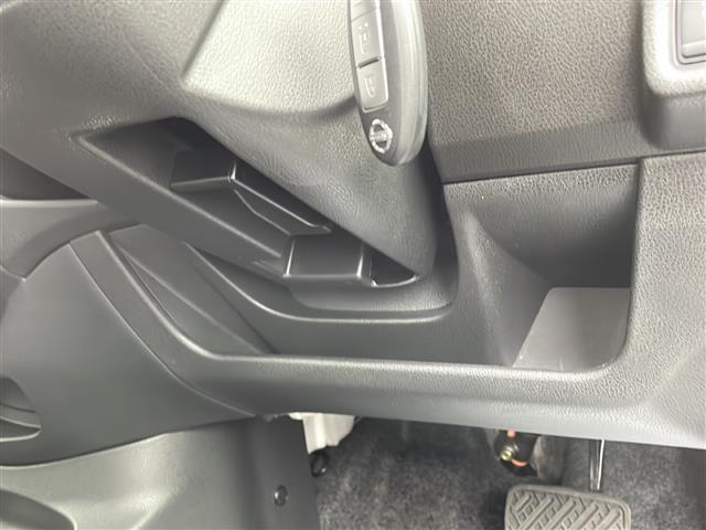 ノート ｅ－パワー　メダリスト　純正メモリナビ　ＤＴＶ　ＤＶＤ　Ｂｌｕｅｔｏｏｔｈ　衝突軽減　レーンキープアシスト　先行車発進検知　全周囲カメラ　コーナーセンサー　プッシュスタート　ＥＴＣ　ドライブレコーダー　ハーフレザー（14枚目）