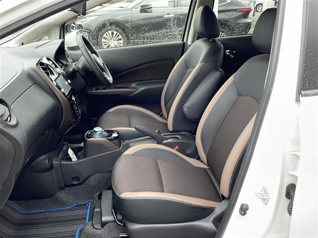 ノート ｅ－パワー　メダリスト　純正メモリナビ　ＤＴＶ　ＤＶＤ　Ｂｌｕｅｔｏｏｔｈ　衝突軽減　レーンキープアシスト　先行車発進検知　全周囲カメラ　コーナーセンサー　プッシュスタート　ＥＴＣ　ドライブレコーダー　ハーフレザー（20枚目）
