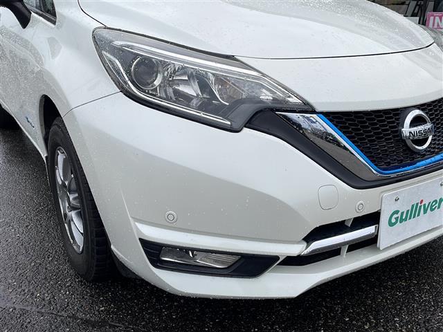 ノート ｅ－パワー　メダリスト　純正メモリナビ　ＤＴＶ　ＤＶＤ　Ｂｌｕｅｔｏｏｔｈ　衝突軽減　レーンキープアシスト　先行車発進検知　全周囲カメラ　コーナーセンサー　プッシュスタート　ＥＴＣ　ドライブレコーダー　ハーフレザー（31枚目）