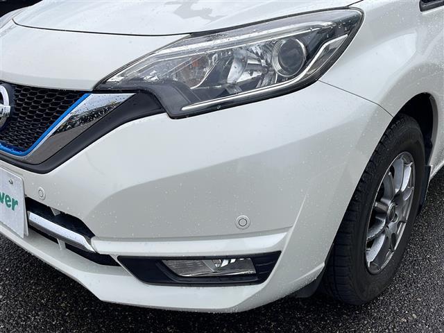 ノート ｅ－パワー　メダリスト　純正メモリナビ　ＤＴＶ　ＤＶＤ　Ｂｌｕｅｔｏｏｔｈ　衝突軽減　レーンキープアシスト　先行車発進検知　全周囲カメラ　コーナーセンサー　プッシュスタート　ＥＴＣ　ドライブレコーダー　ハーフレザー（32枚目）
