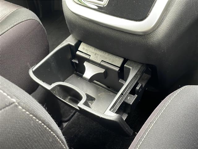 セレナ ハイウェイスター　プロパイロットエディション　純正メモリナビ　衝突軽減　クルーズコントロール　レーンキープアシスト　全周囲カメラ　コーナーセンサー　オートパーク　ＥＴＣ　ドライブレコーダー　両側パワースライドドア　サンシェード（14枚目）