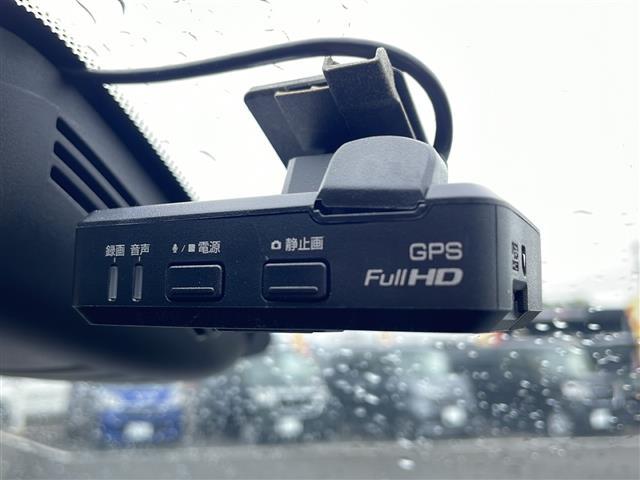 セレナ ハイウェイスター　プロパイロットエディション　純正メモリナビ　衝突軽減　クルーズコントロール　レーンキープアシスト　全周囲カメラ　コーナーセンサー　オートパーク　ＥＴＣ　ドライブレコーダー　両側パワースライドドア　サンシェード（18枚目）