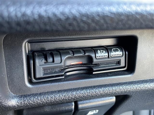 エクストレイル ２０Ｘｉ　フルセグテレビ　純正ナビ（Ｂｌｕｅｔｏｏｔｈ／ＤＴＶ／ＦＭ／ＡＭ）　プロパイロット　全席シートヒーター　前後ドラレコ　オートライト　衝突軽減　ビルトインＥＴＣ　ＨＩＤライト　スペアキー１本（3枚目）