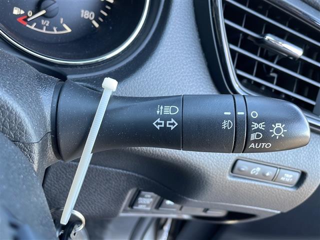 エクストレイル ２０Ｘｉ　フルセグテレビ　純正ナビ（Ｂｌｕｅｔｏｏｔｈ／ＤＴＶ／ＦＭ／ＡＭ）　プロパイロット　全席シートヒーター　前後ドラレコ　オートライト　衝突軽減　ビルトインＥＴＣ　ＨＩＤライト　スペアキー１本（9枚目）