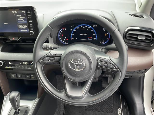 ヤリスクロス Z 純正ナビ(BT/DTV/FM/AM/フルセグ) 前席シートヒーター バックカメラ 前後コーナーセンサー LEDライト オートライト ハーフレザー パーキングアシスト ビルトインETC(3枚目)